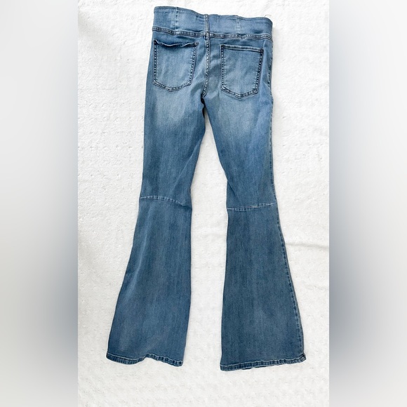 FREE PEOPLE Penny Pull-On Flare bell bottom Jeans medium wash size 28 size 6 - Picture 5 of 15